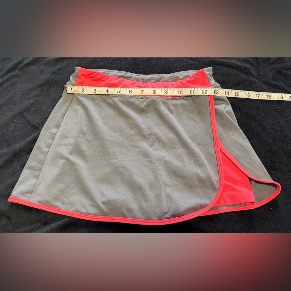 Like New Large Girls Tennis Skirt Sizing in Pictures CUTE No Stains Flaws Piling - Picture 3 of 10
